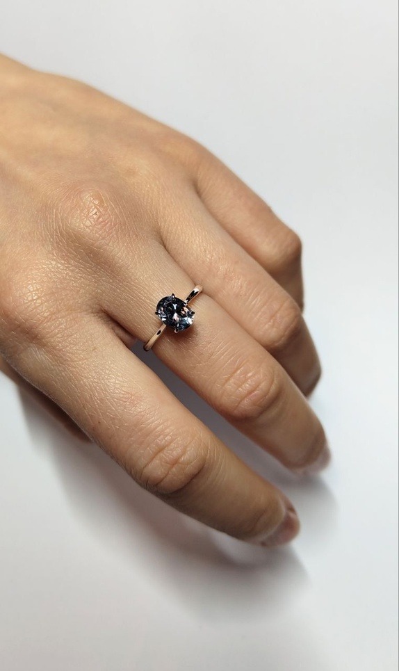 Tidløs sølvring med himmelblå Topaz