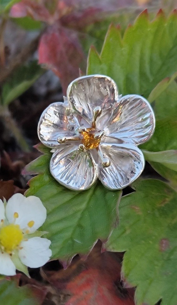 Markjordbærblomst med gulldetaljer & Citrin - Bilde 7