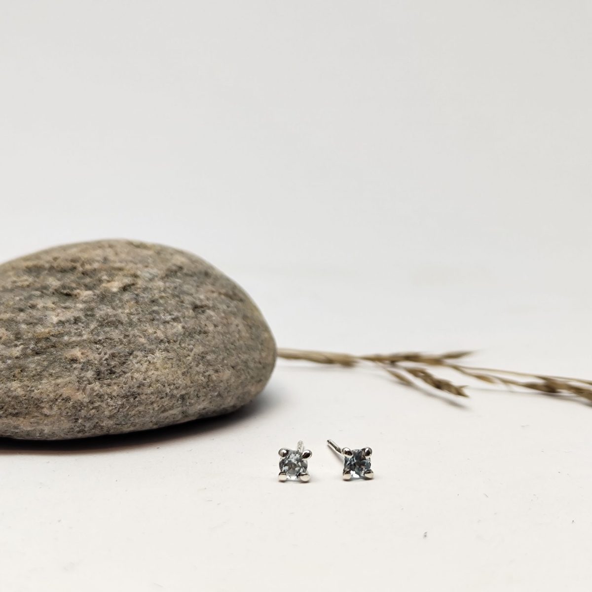 Ørepynt med himmelblå Topaz